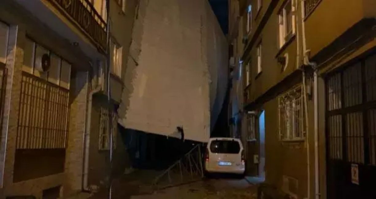 Eğitime lodos engeli! Bursa Valisi duyurdu: Bu ilçelerde okullar tatil edildi! 3