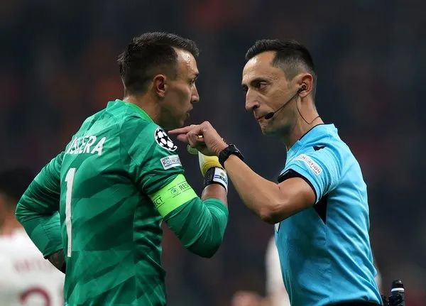 Sosyal medyayı kasıp kavuran şok iddia: “Galatasaray Filistin’e destek verdiği için UEFA operasyon yapıyor” Herkes bu olayı konuşuyor… 5