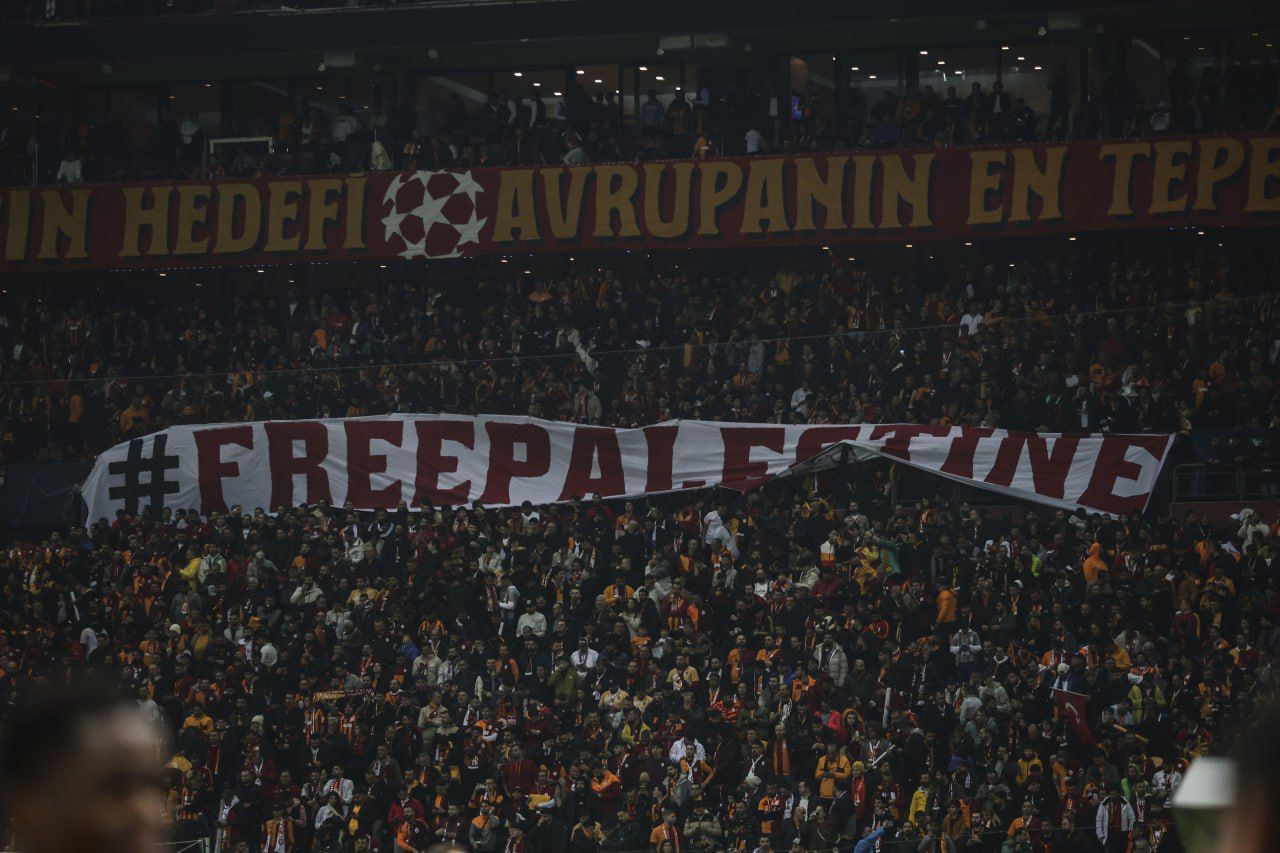 Sosyal medyayı kasıp kavuran şok iddia: “Galatasaray Filistin’e destek verdiği için UEFA operasyon yapıyor” Herkes bu olayı konuşuyor… 10