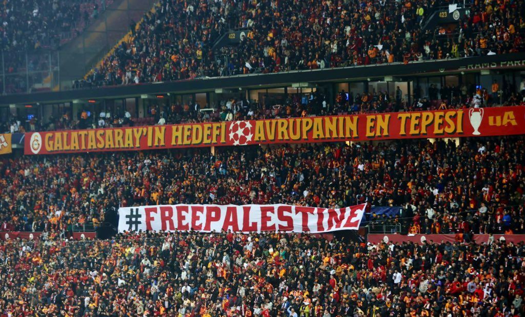 Sosyal medyayı kasıp kavuran şok iddia: “Galatasaray Filistin’e destek verdiği için UEFA operasyon yapıyor” Herkes bu olayı konuşuyor… 1