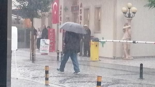Meteoroloji'den hava durumu uyarısı: Kuvvetli sağanak geliyor! 1