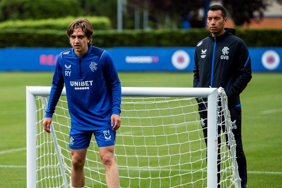Erden Timur sessizliğini sol bek transferiyle bozuyor! Okan Buruk’un elini rahatlatacak hamle Ocak ayında geliyor... EURO 2024 kartını oynayarak işi bitirdi 6