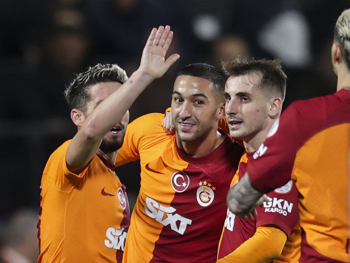 Canlı yayında ağır eleştiri: "Tete'nin bu kadar kötü olmasını aklım almıyor! Performansı tam bir hayal kırıklığı. Bir tane pozisyon buldun, bari onu gole çevir" 3
