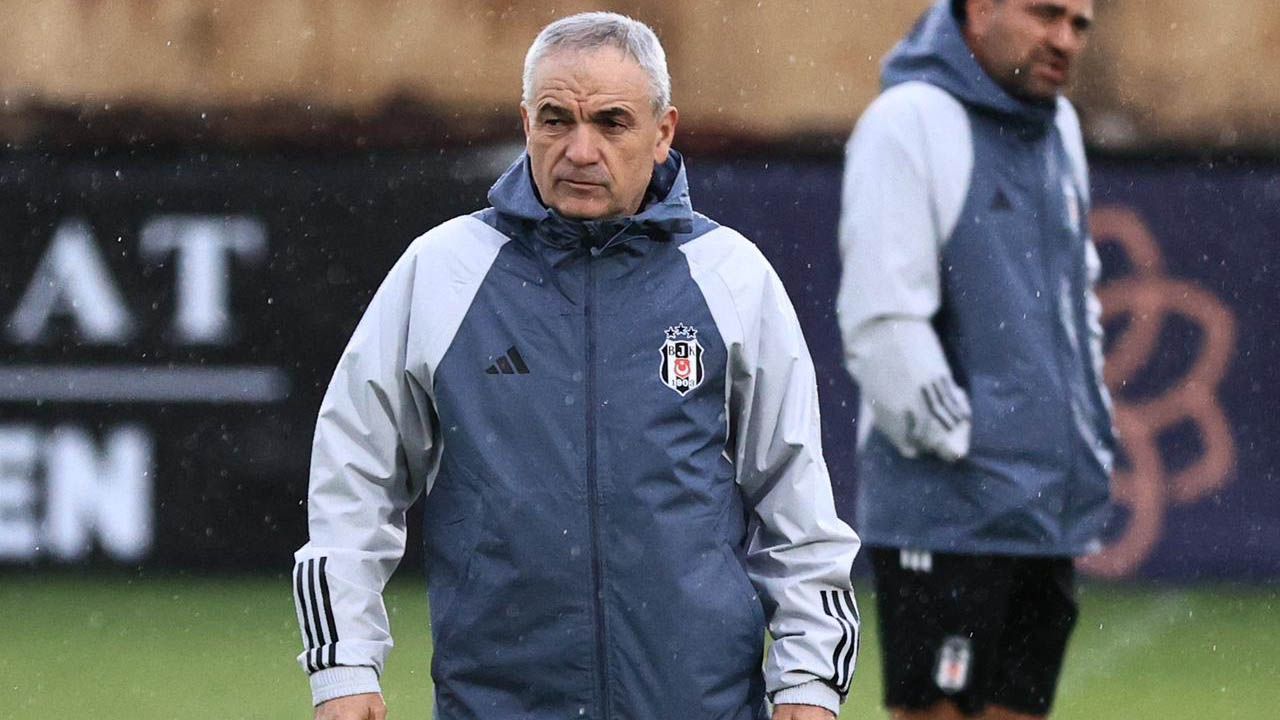 Maç sonu Vincent Aboubakar’a şok sözler: “Adam tüm Türkiye’yi kandırdı! Saç ektirdi, ishalim diye oynamadı! Beşiktaş formasını satan kişinin takımda yeri yoktur: Bu adam hain!” 8