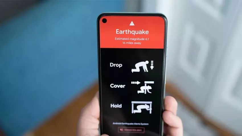 Depremi saniyeler öncesinde bildirdi... Bu model telefonu olanlara Marmara depremi bildirimi gitti! 1