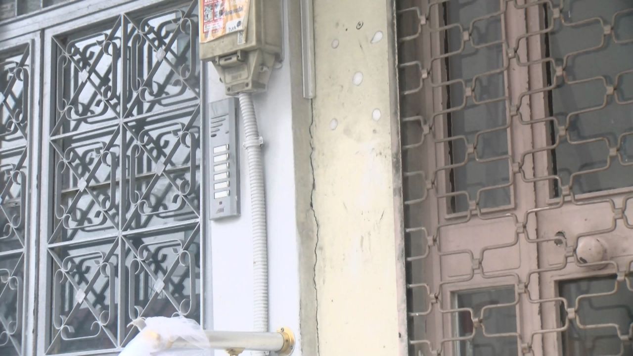Depremin verdiği hasar görüntülendi: "Duvar yıkılmaları var" 11