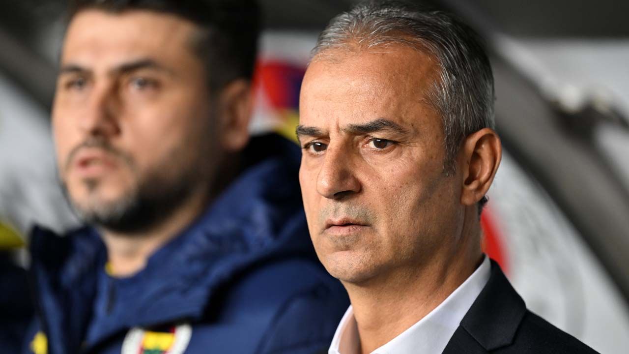 Canlı yayında çılgına döndü: "Edin Dzeko'nun net ayağa basmasına sarı kart veremiyor! Çünkü hakemlikten uzak, korkak ve rezil bir hakem!" 5