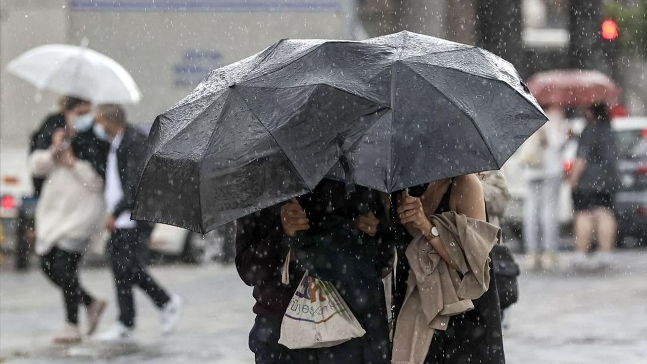 Meteoroloji hava durumu tahminlerini yayınladı! 10 şehre sağanak yağış uyarısı! 11