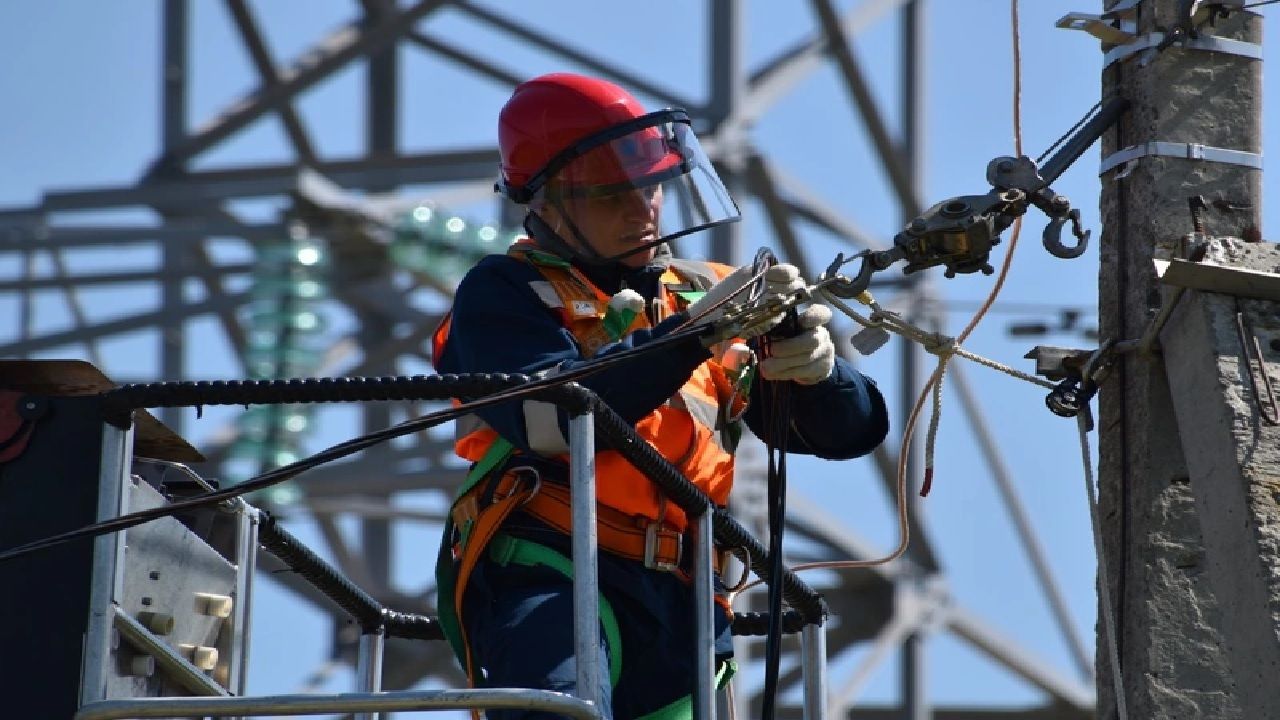 6 Aralık 2023 İstanbul'un 19 ilçesinde elektrikler kesilecek! İşte o ilçeler... 7