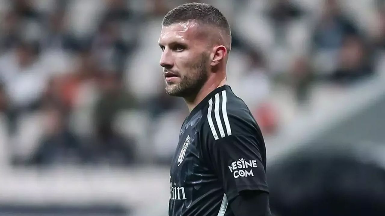 Beşiktaş'ın Fenerbahçe maçı ilk 11'i belli oldu! Rıza Çalımbay'dan derbide sürpriz karar 11
