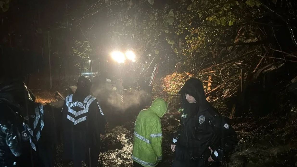 Zonguldak'ta heyelan felaketi! Anne ve oğlu kurtarılmaya çalışırken ikinci kez heyelan meydana geldi! AFAD acı haberi duyurdu 3