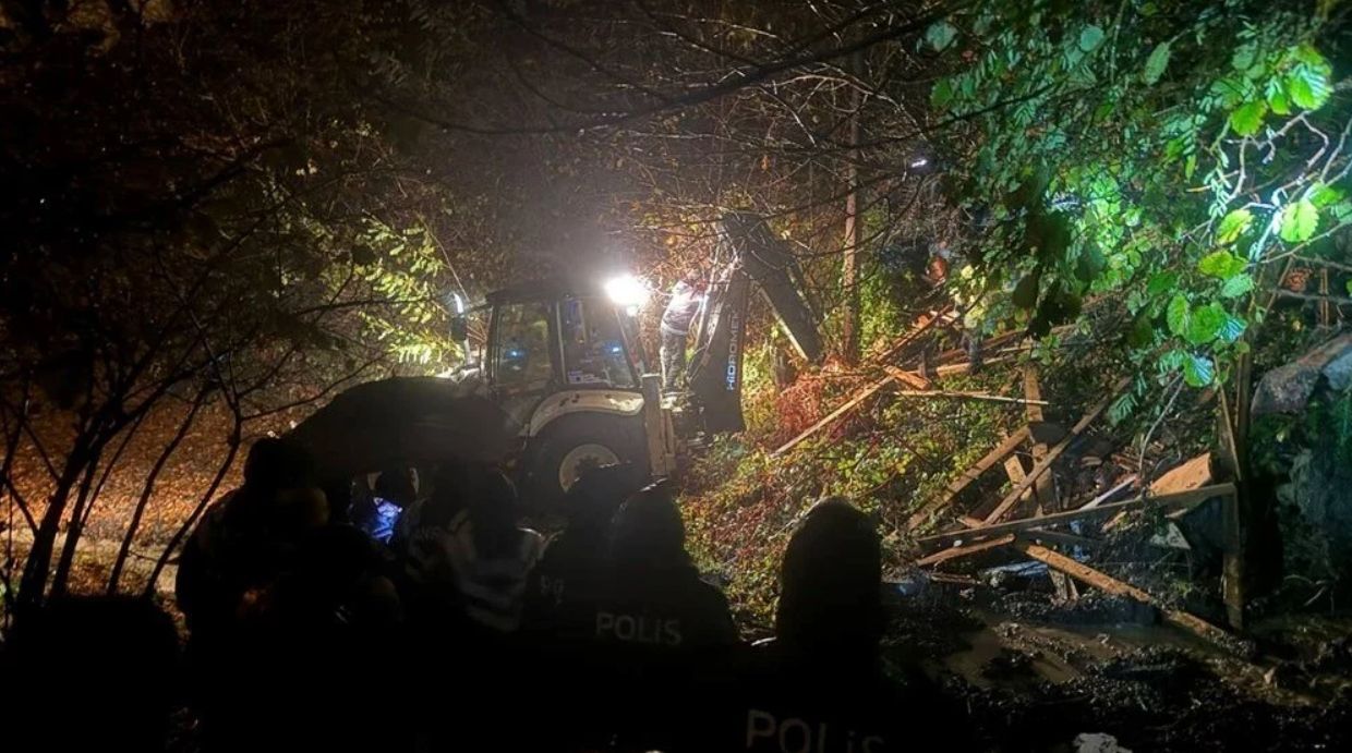 Zonguldak'ta heyelan felaketi! Anne ve oğlu kurtarılmaya çalışırken ikinci kez heyelan meydana geldi! AFAD acı haberi duyurdu 5