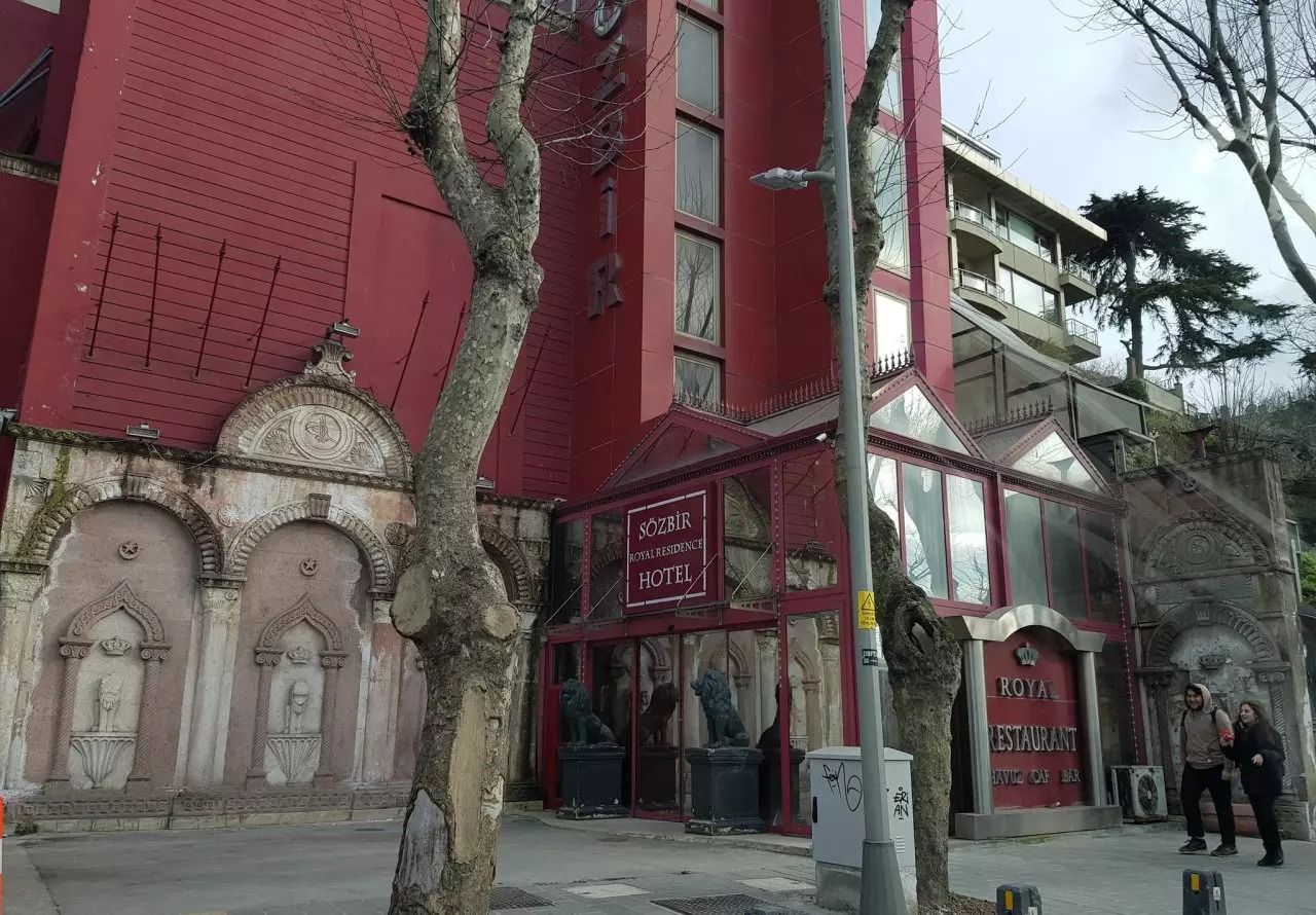 Kurtlar Vadisi'nin ünlü otelinin sahibi kurşun yağmuruna tutuldu! Durumu ağır... 1