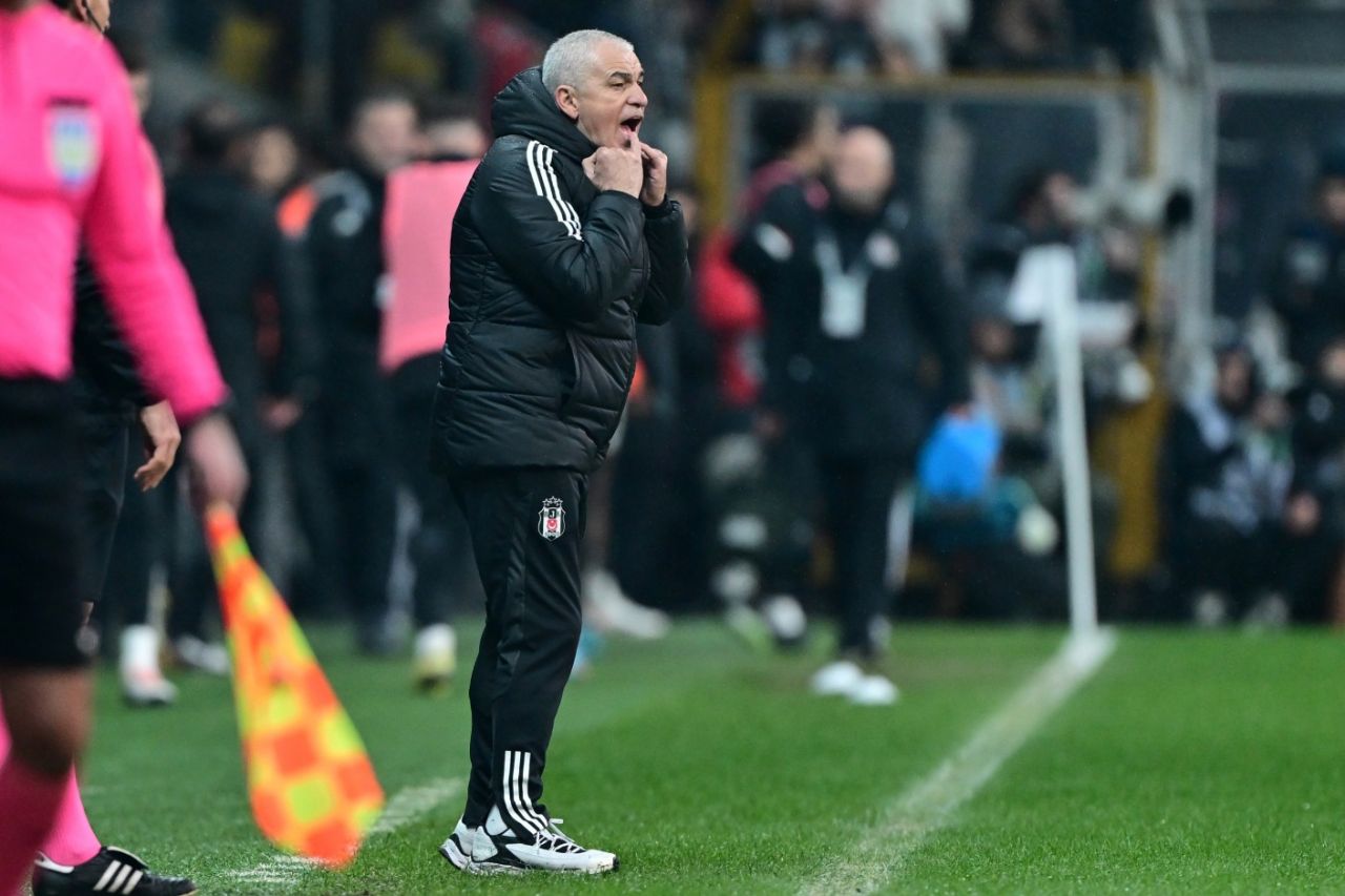Beşiktaş'ta kadro dışı kararının perde arkası ortaya çıkıyor: Kahkaha atarak güldüler! 4