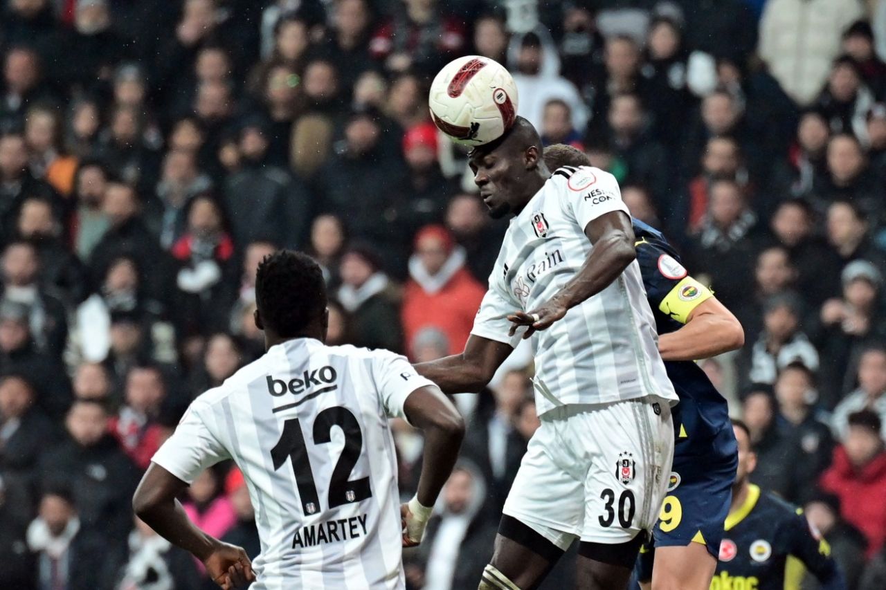 Beşiktaş'ta kadro dışı kararının perde arkası ortaya çıkıyor: Kahkaha atarak güldüler! 6