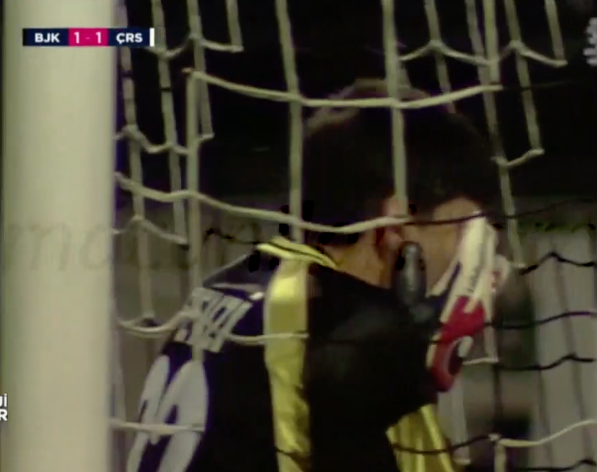 İşte Beşiktaş’ın Andre Onana’sı! Yediği gollerle Beşiktaş'ı şampiyonluktan etti, taraftarı çıldırttı! Sonunda dayanamadı kafasını direğe vurdu, futbolcular engel oldu! Hapse bile girdi... 14