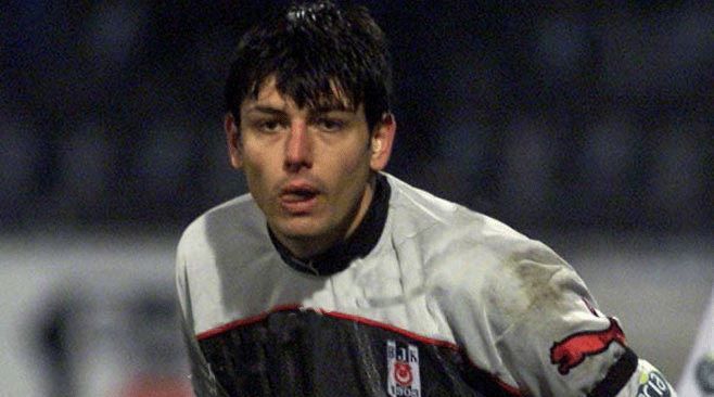 İşte Beşiktaş’ın Andre Onana’sı! Yediği gollerle Beşiktaş'ı şampiyonluktan etti, taraftarı çıldırttı! Sonunda dayanamadı kafasını direğe vurdu, futbolcular engel oldu! Hapse bile girdi... 3