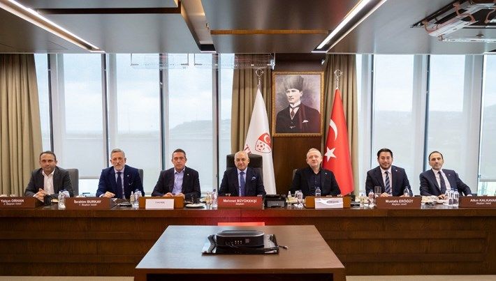 TFF Başkanı Mehmet Büyükekşi'nin istifasını isteyen kulüpler belli oldu! Dursun Özbek'ten şok çıkış: "Eğer bir sorun varsa..." 4