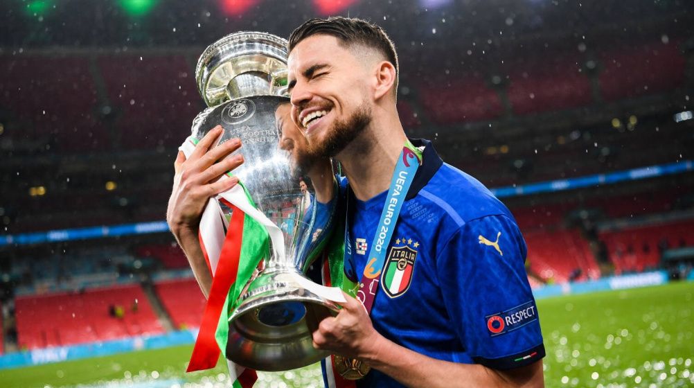 Erden Timur’dan Avrupa Ligi’ni kazandıracak yıldız transferi! EURO 2024 en çok Galatasaray’a yarayacak: 15 milyon euroluk yıldız devre arasında imzayı atıyor 6