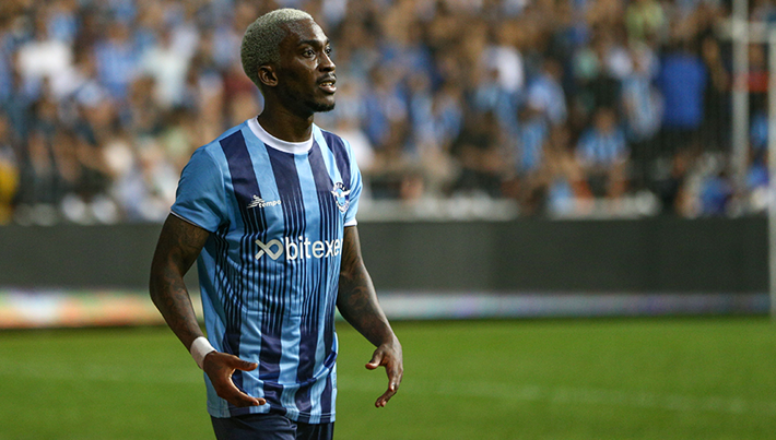 "Belhanda böyle oynarsa oyundan çıkart diye talimat verdim! Onyekuru'yu da Galatasaray maçından sonra gönderdim! Soyunma odasında da ağzıma geleni söyledim" 5