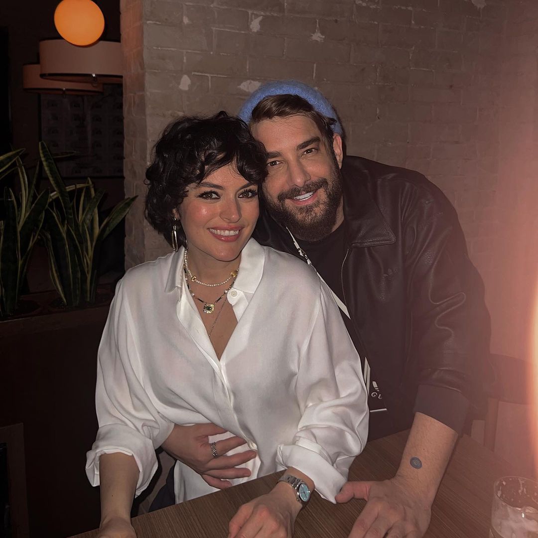 Enis Arıkan ile Ezgi Mola küstü! İşte ünlü ikilinin dostluğunu bitiren neden 4