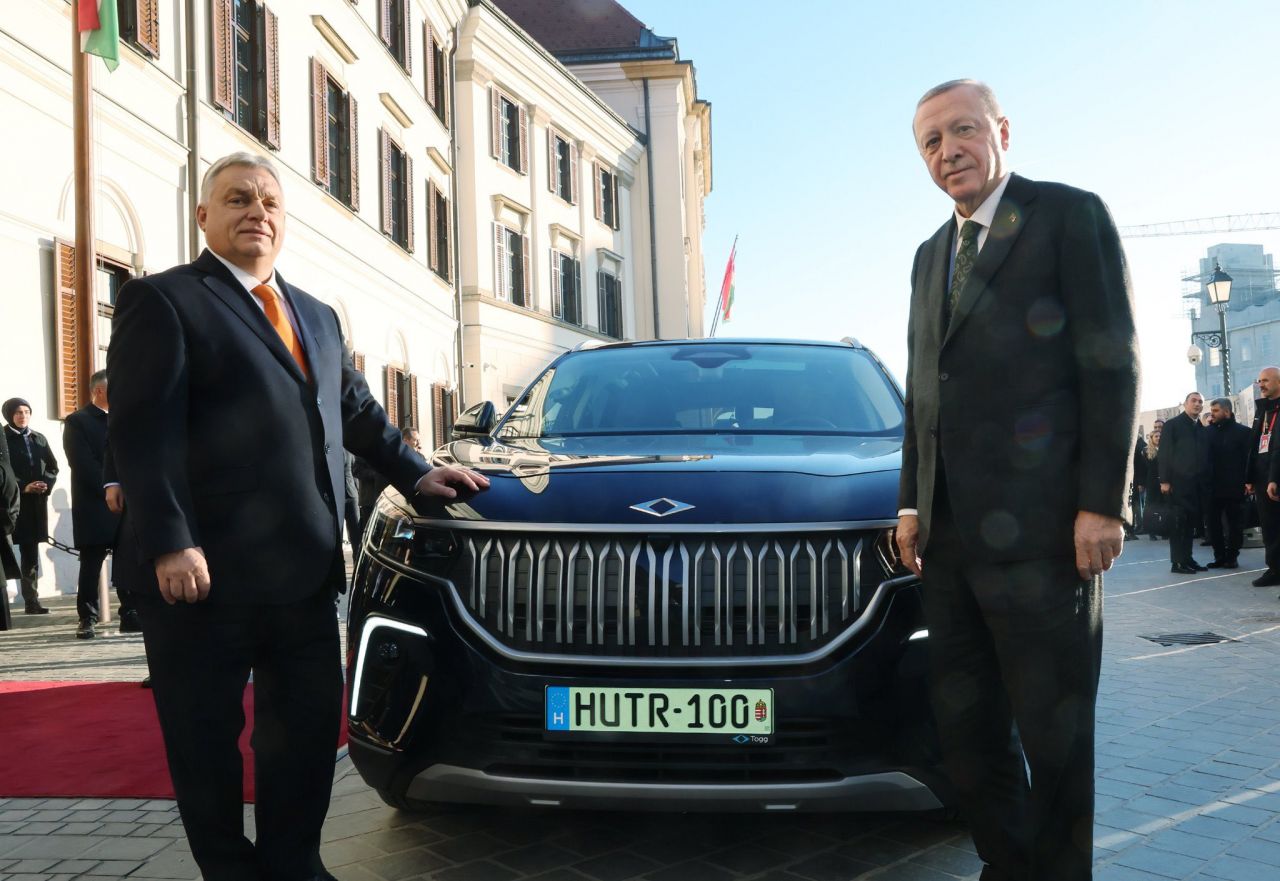 Cumhurbaşkanı Erdoğan, Macaristan Başbakanı Orban'a Togg hediye etti 1