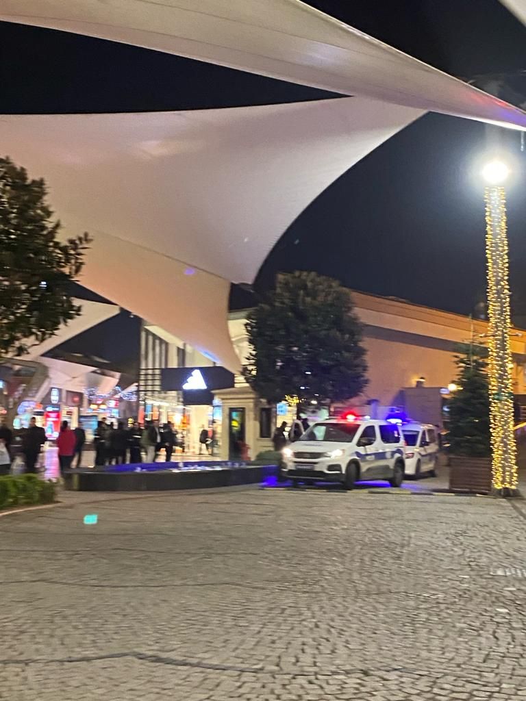 Pendik Starbucks'ta 'boykot' dedi dehşet saçtı! Saldırgan bir kişiyi bıçakladı! | SüperHaber Özel 6