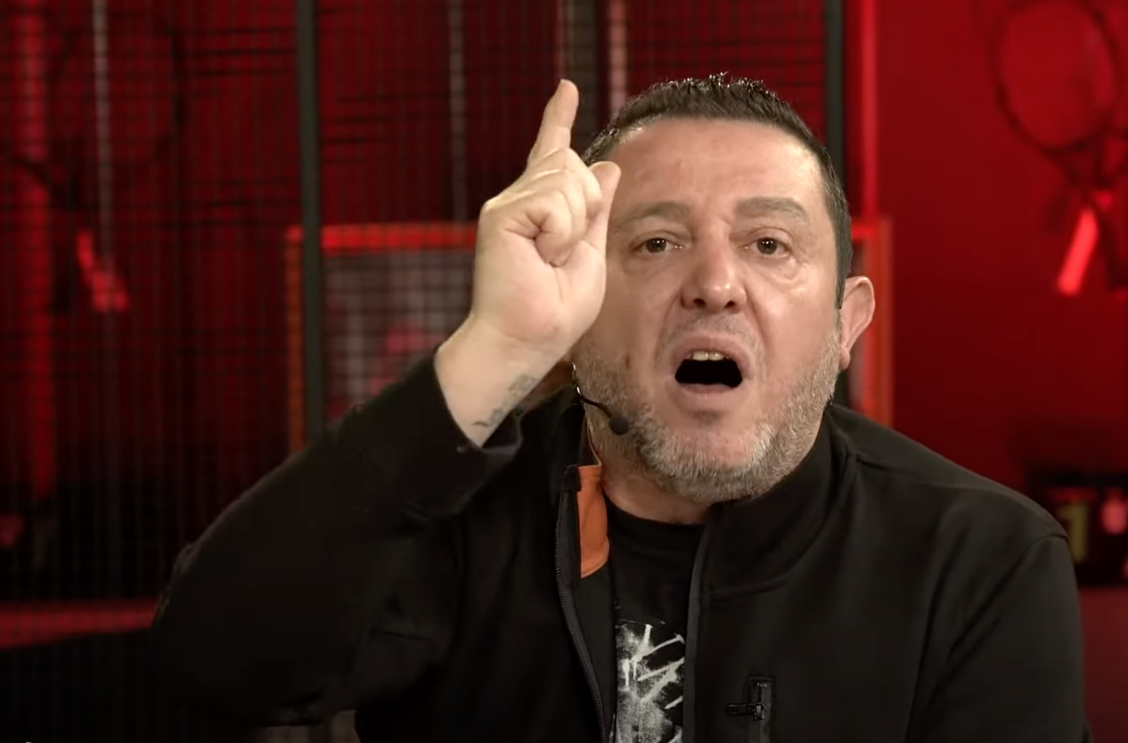 Canlı yayında çıldırdı, Beşiktaş'ın yeni hocasını açıkladı: "Efsaneler kestane oldu! Bir tane doğru iş yok. İspanya'dan haber aldım, o isimle görüşülüyor" 2