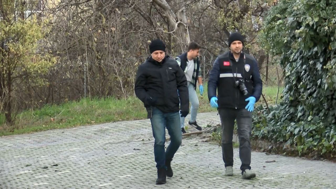 İstanbul'da apartman önünde el bombası paniği! 5