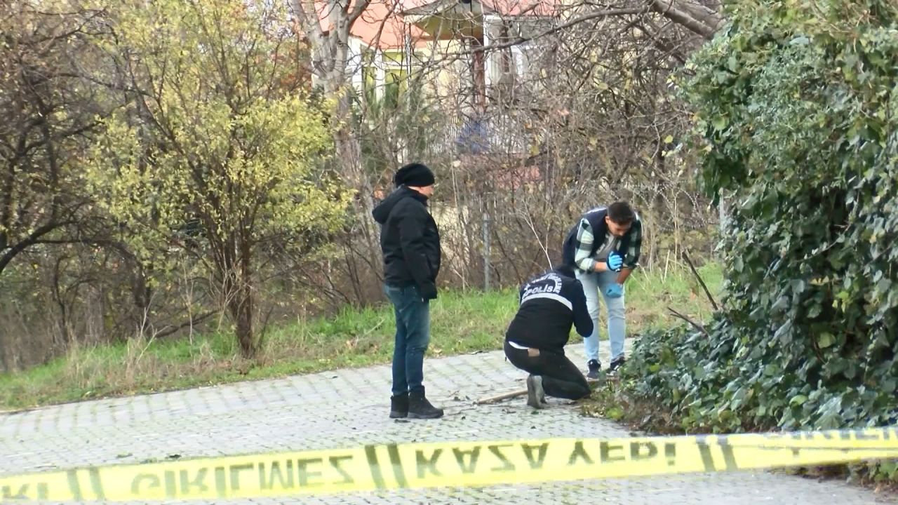 İstanbul'da apartman önünde el bombası paniği! 4