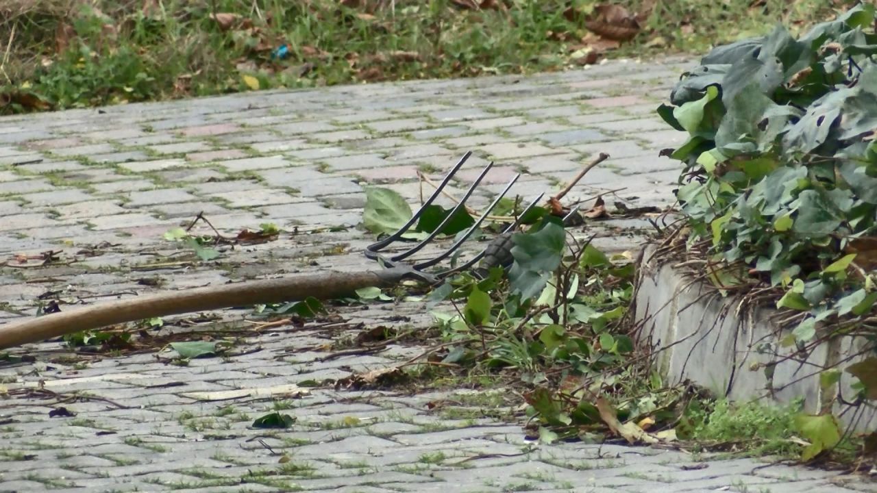 İstanbul'da apartman önünde el bombası paniği! 1