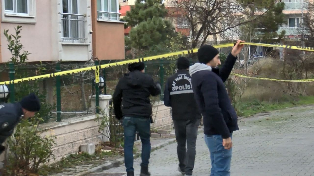 İstanbul'da apartman önünde el bombası paniği! 3
