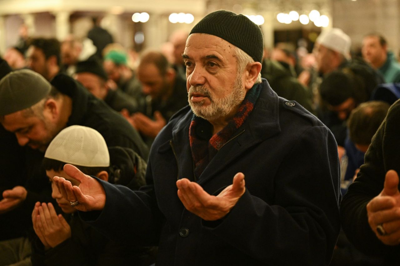Yurt genelinde camilerde şehit Mehmetçikler için dua edildi 1