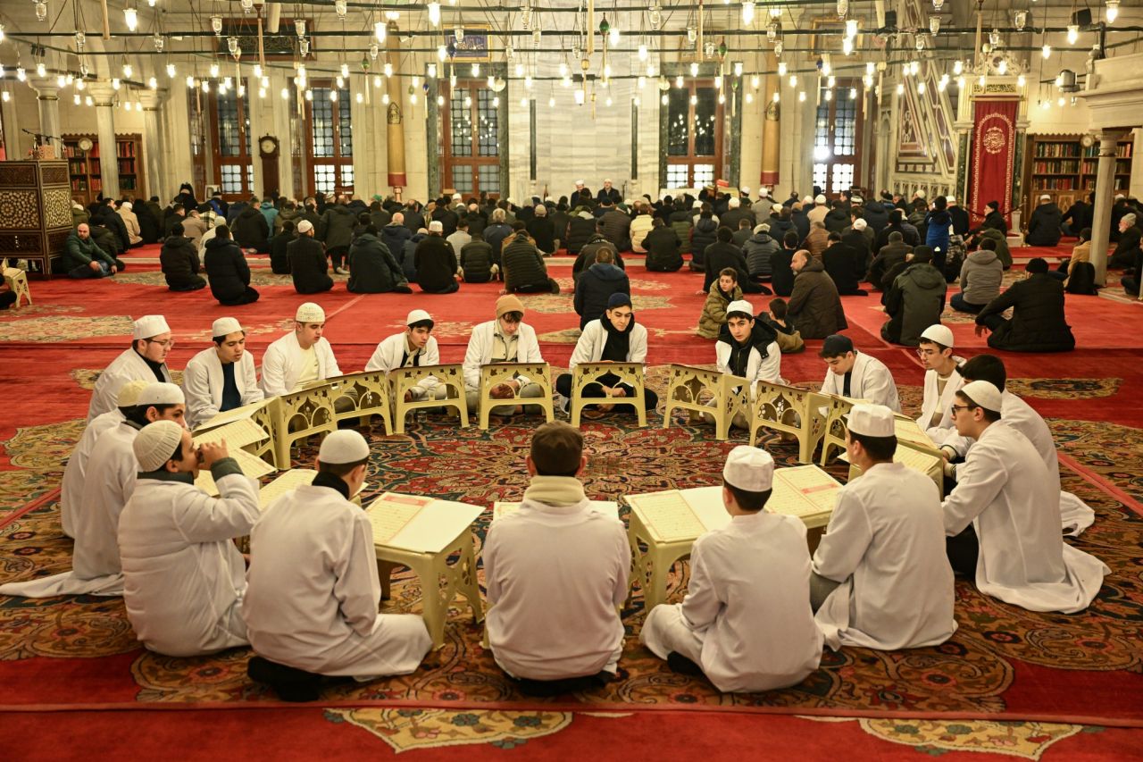 Yurt genelinde camilerde şehit Mehmetçikler için dua edildi 13