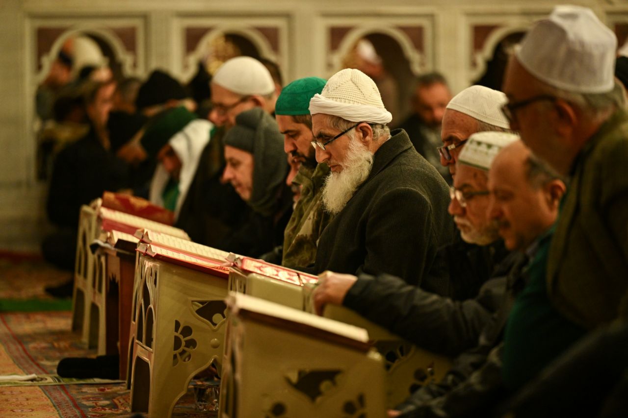 Yurt genelinde camilerde şehit Mehmetçikler için dua edildi 3
