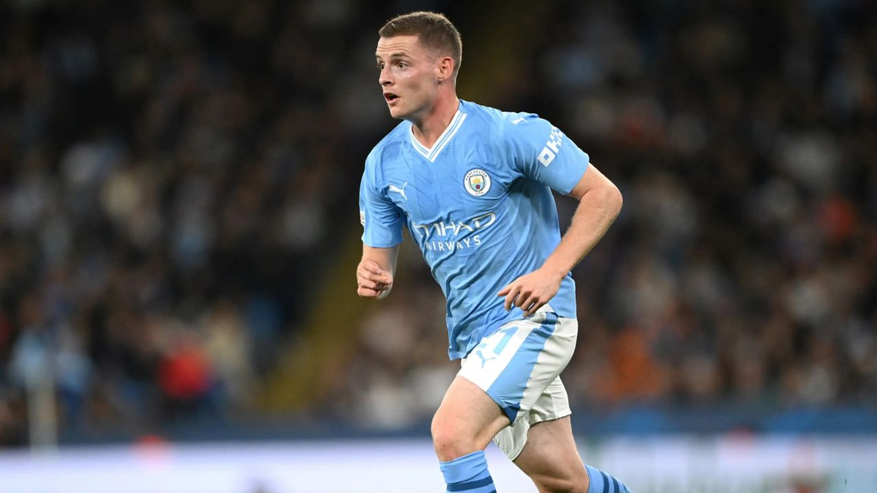İngilizler Galatasaray’ın yeni sol bekini resmen duyurdu! Angelino yerine dünya devinden 10 milyon euroluk yıldız geliyor: Okan Buruk sonunda aradığı ismi buldu… 10