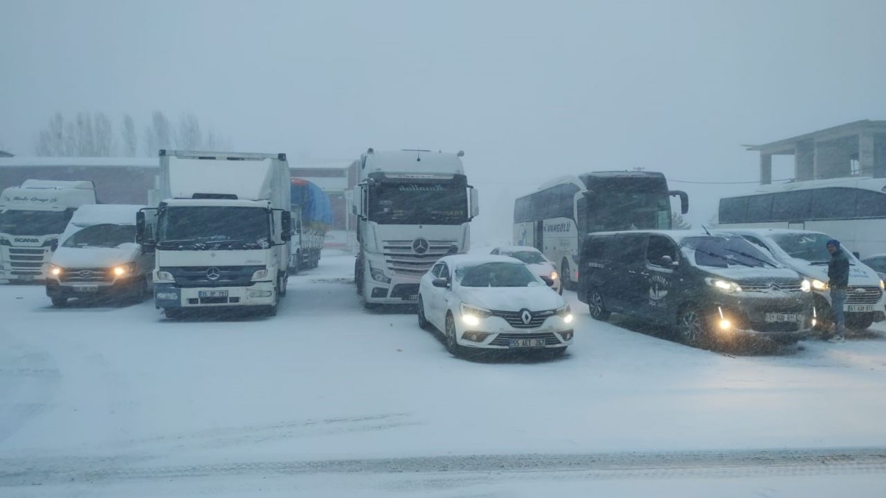 Meteoroloji uyarmıştı: Kuvvetli geldi! İşte şehir şehir son durum 5