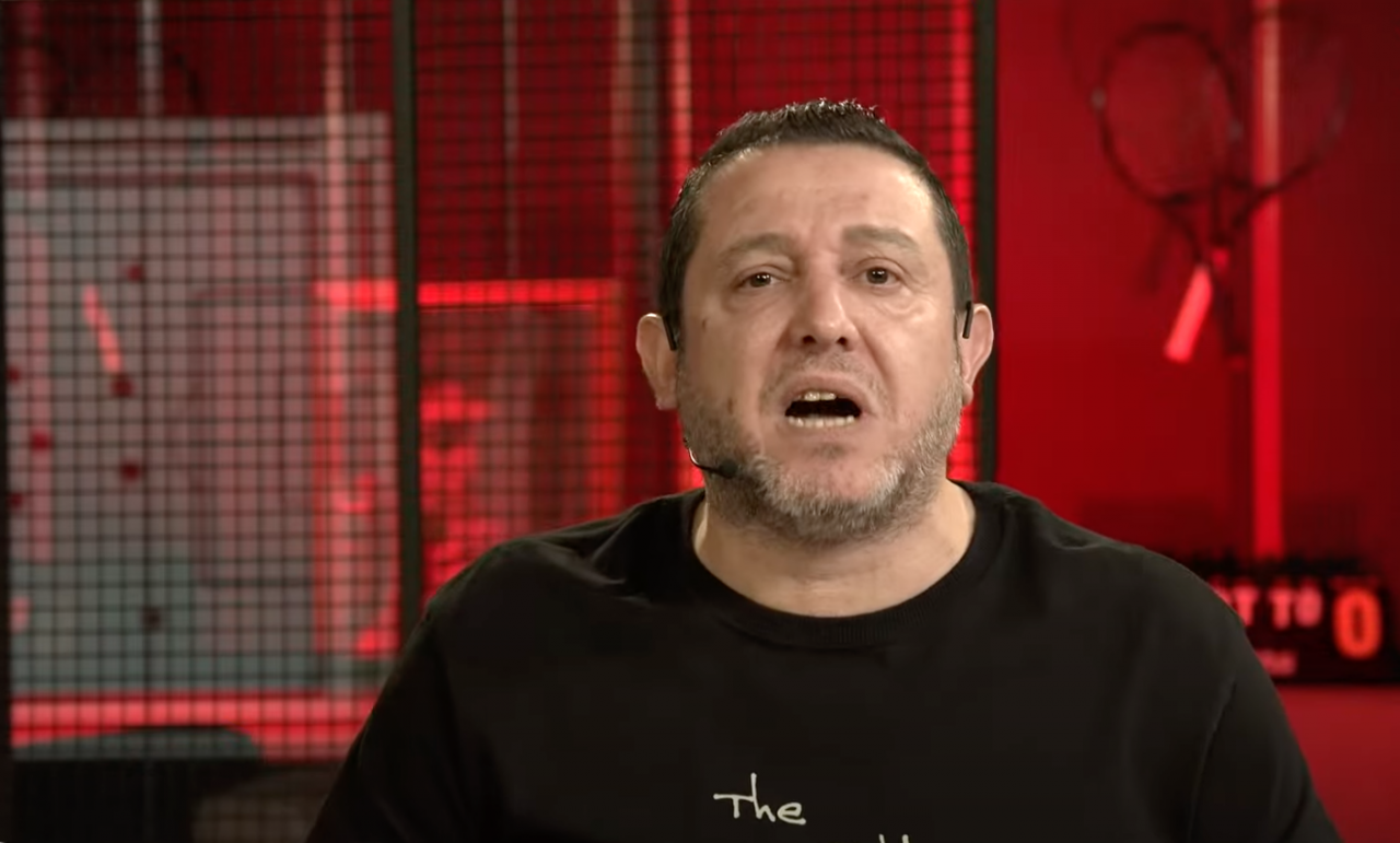 "Aynı hareketi Victor Nelsson Edin Dzeko'ya yapsa tüm Fenerbahçe taraftarı sahaya inerdi! Ben yumruk gördüm. VAR neden çağırmaz inanamıyorum!" 4