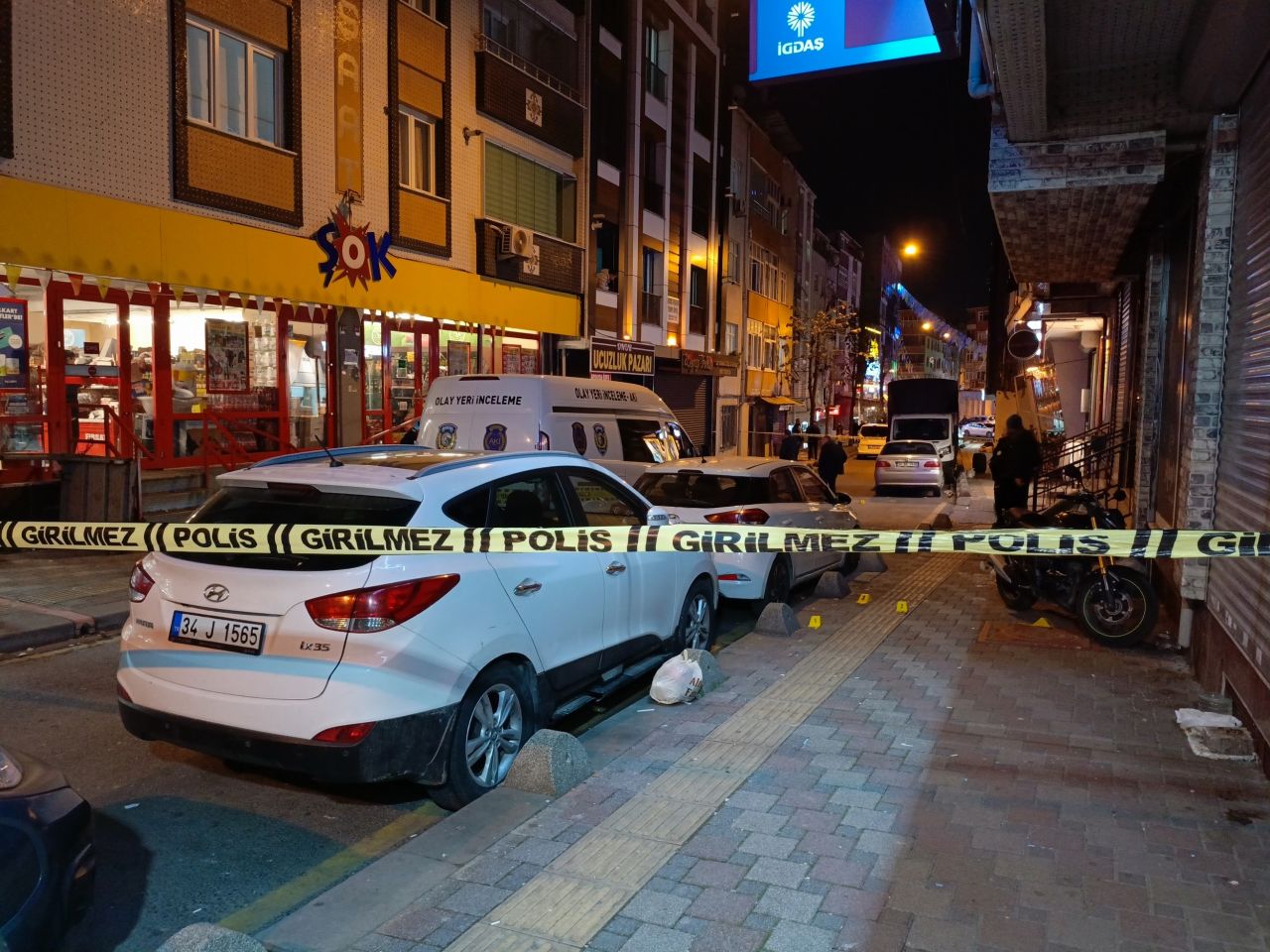 Sokak ortasında dehşet! İstanbul'da akşam saati silahlı saldırı! 1