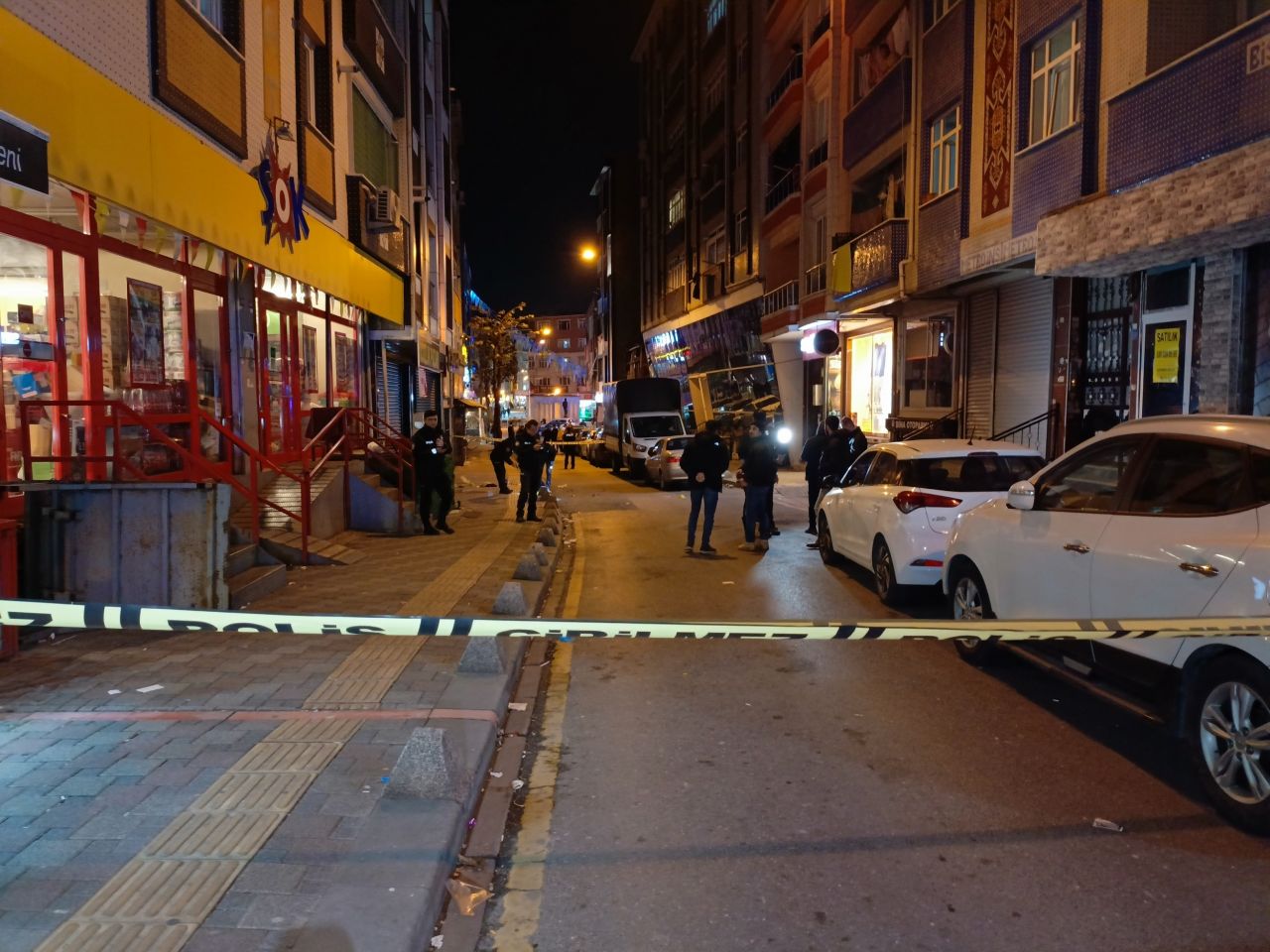 Sokak ortasında dehşet! İstanbul'da akşam saati silahlı saldırı! 2