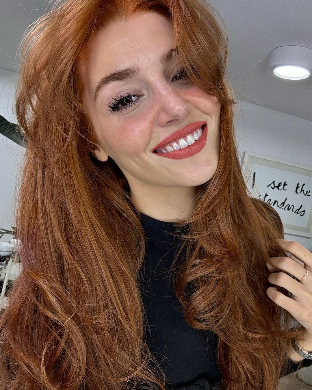 Hande Erçel, yeni tarzıyla Elçin Sangu'ya benzetildi! Son hali sosyal medyayı ikiye böldü 8