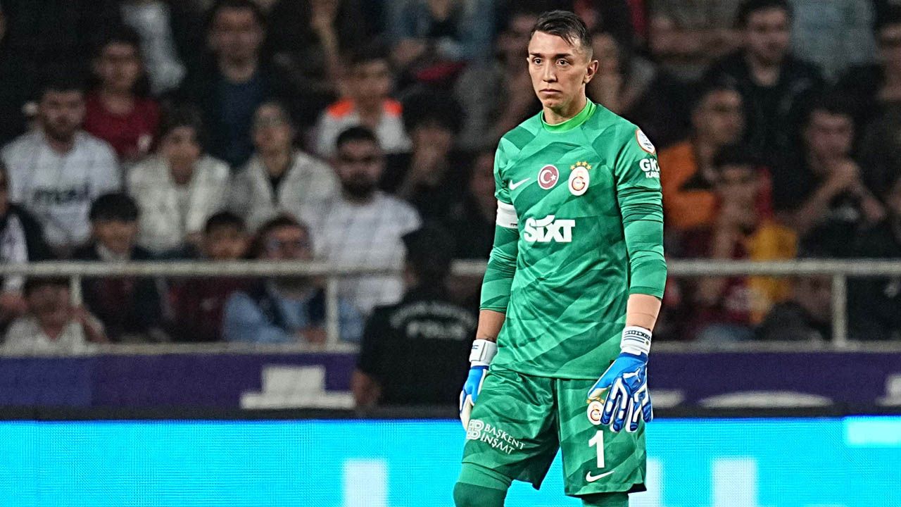 Galatasaray'ın ilk 11'i belli oldu! Okan Buruk Hakim Ziyech yerine formayı ona verecek 2