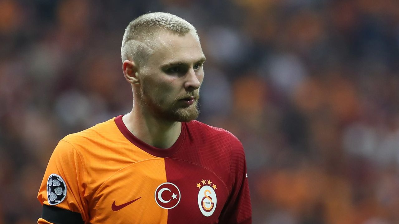 Galatasaray'ın ilk 11'i belli oldu! Okan Buruk Hakim Ziyech yerine formayı ona verecek 4