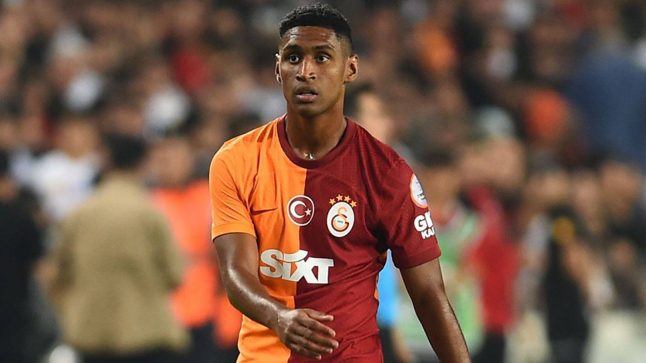 Galatasaray'ın ilk 11'i belli oldu! Okan Buruk Hakim Ziyech yerine formayı ona verecek 9