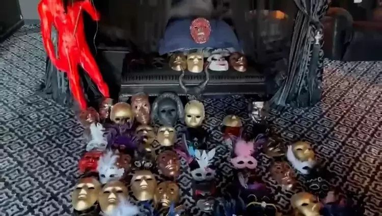 'Günahlar Evi' Fergio House'un lideri ünlü iş insanı çıktı! İşte +18 partilerdeki enteresan detaylar 12