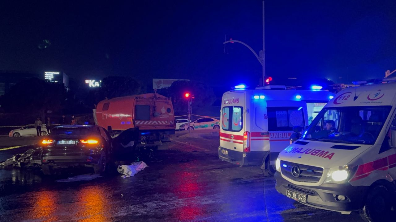 Esenyurt'ta korkunç kaza: 2 kişi öldü, 2 kişi yaralandı 2