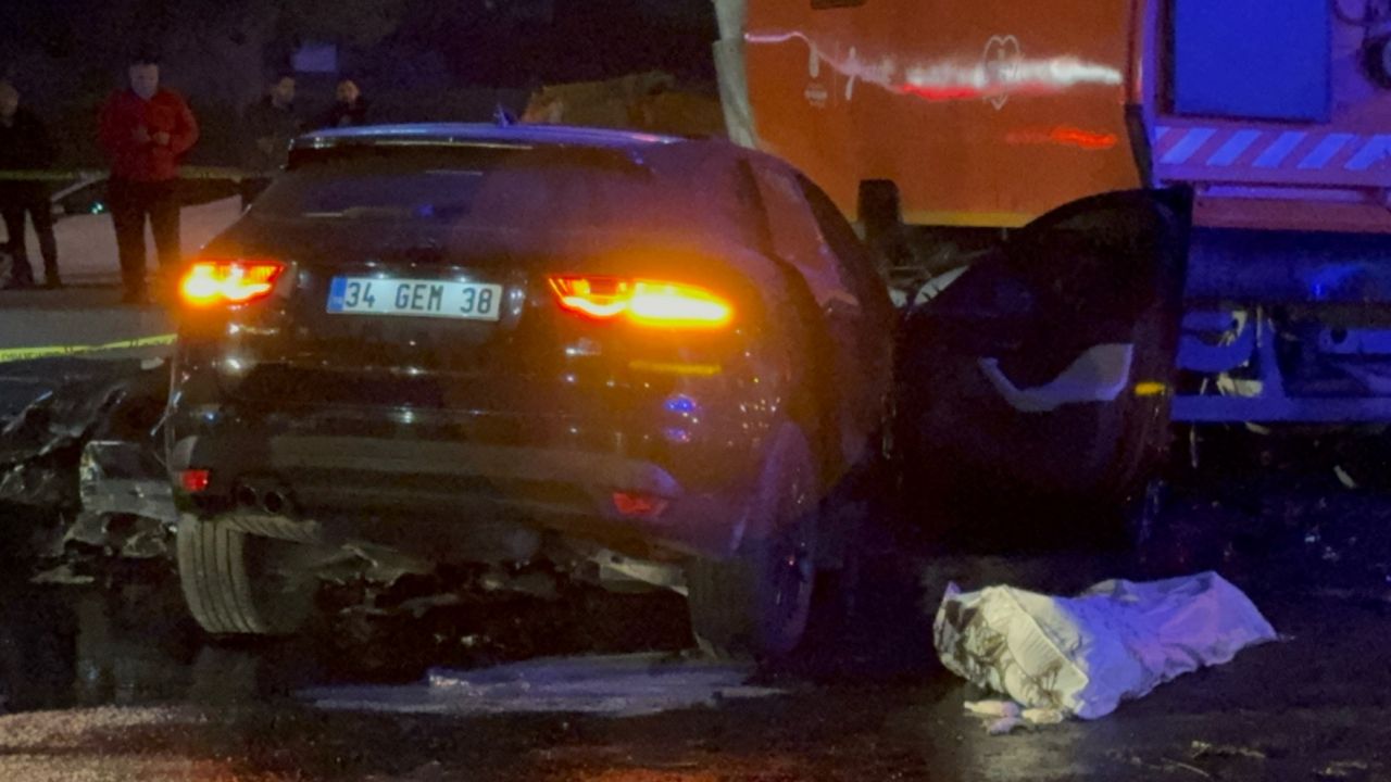 Esenyurt'ta korkunç kaza: 2 kişi öldü, 2 kişi yaralandı 3