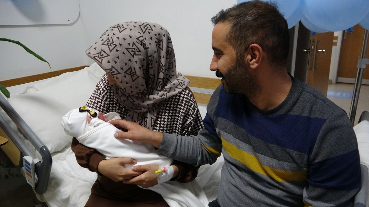 Yeni yılın ilk bebekleri dünyaya geldi 3