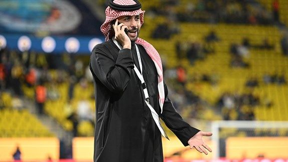 Suudi Arabistan'da büyük bir skandalın ucundan dönülmüş! "Kraliyet adına konuşuyorum. Ya Galatasaray pankartı getirir, ya biz zorla girer alırız" 5