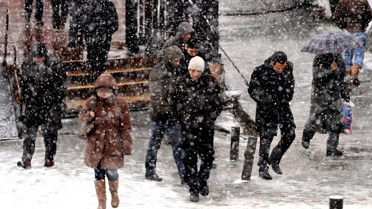Meteoroloji'den kar ve sağanak uyarısı! İstanbul için saat verildi... 1